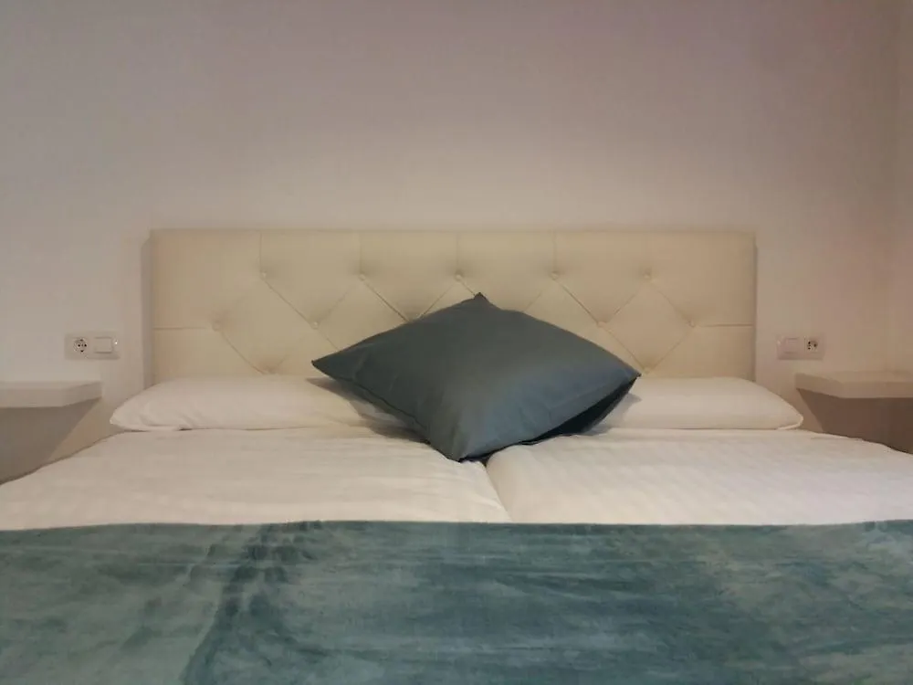 Hotel Apartamento Carabeo 97 Nerja